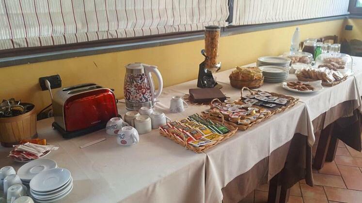 La Pergola Appartamenti Santa Lucia del Mela Luaran gambar